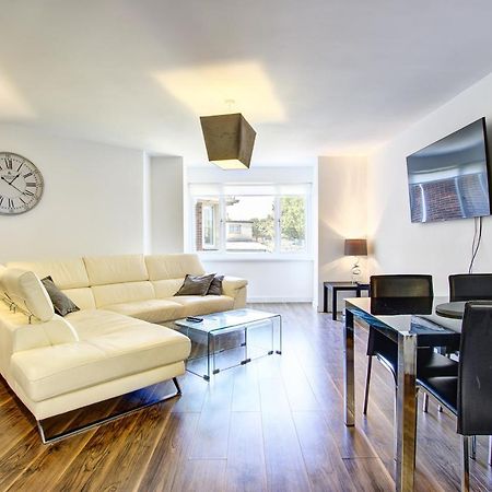 Sunderland Short Stays 2 Bedroom Apartment Free Parking Fulwell Sr6 エクステリア 写真