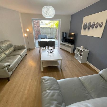 Sunderland Short Stays 2 Bedroom Apartment Free Parking Fulwell Sr6 エクステリア 写真
