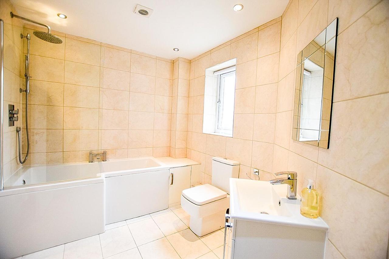 Sunderland Short Stays 2 Bedroom Apartment Free Parking Fulwell Sr6 エクステリア 写真