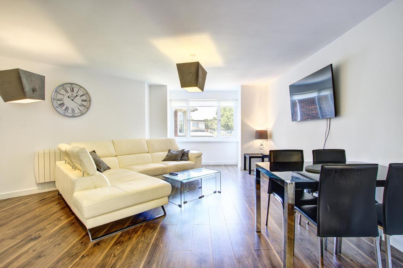 Sunderland Short Stays 2 Bedroom Apartment Free Parking Fulwell Sr6 エクステリア 写真