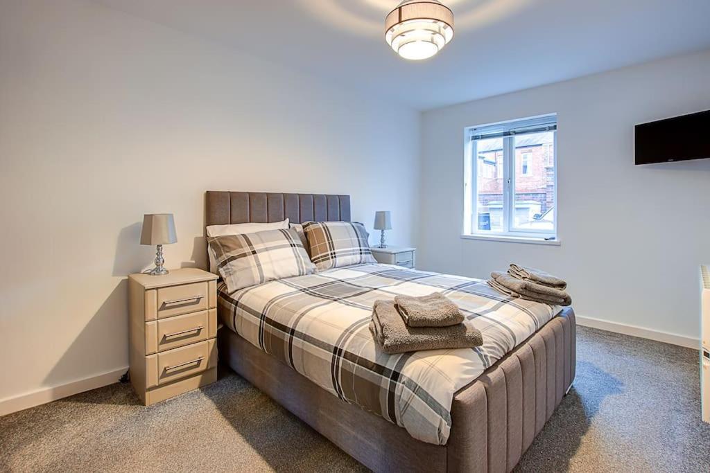 Sunderland Short Stays 2 Bedroom Apartment Free Parking Fulwell Sr6 エクステリア 写真