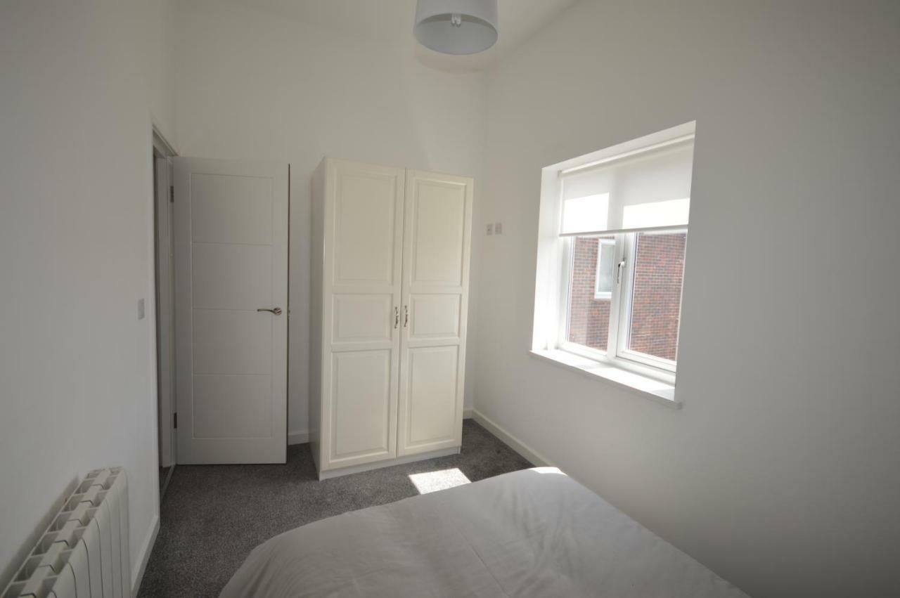 Sunderland Short Stays 2 Bedroom Apartment Free Parking Fulwell Sr6 エクステリア 写真