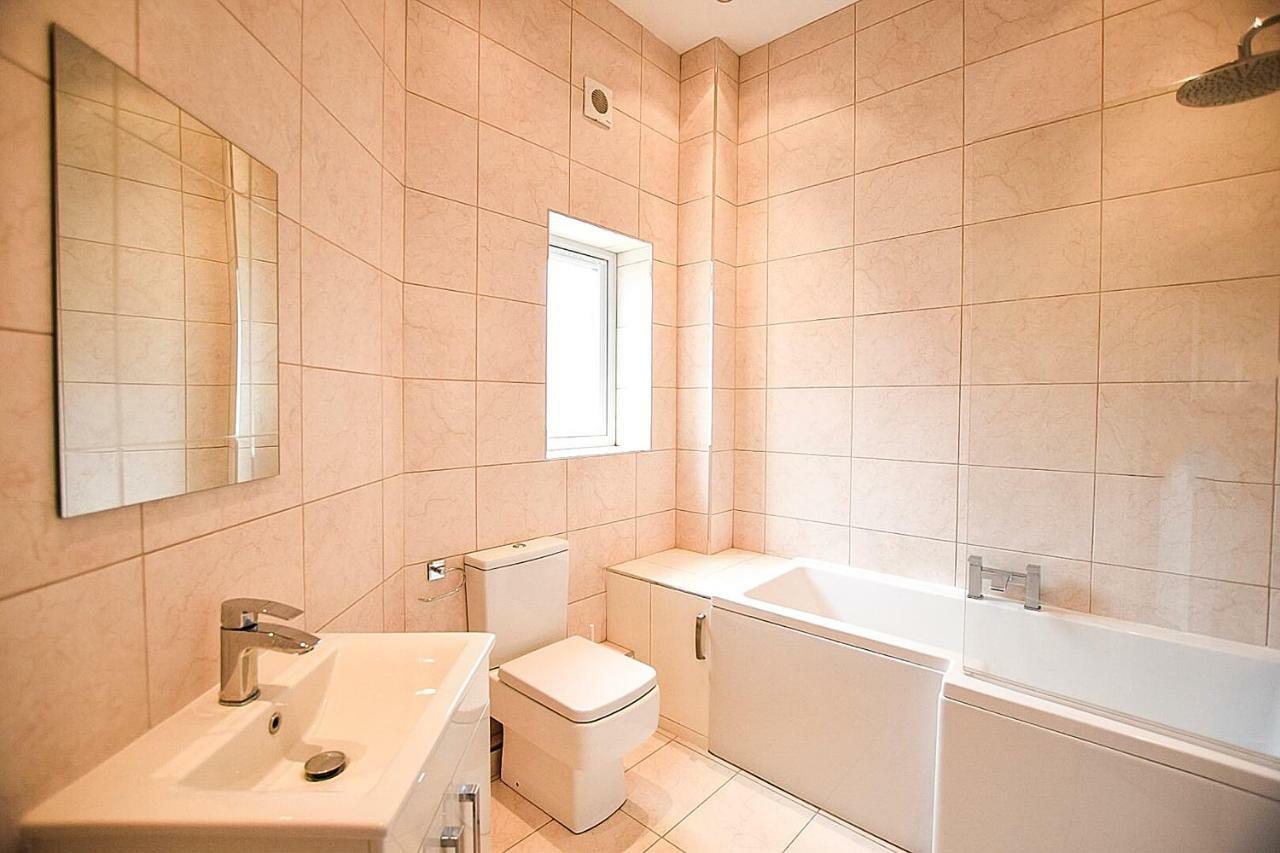 Sunderland Short Stays 2 Bedroom Apartment Free Parking Fulwell Sr6 エクステリア 写真